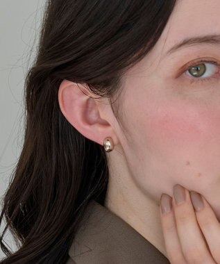 Phoebe 【金属アレルギー対応】オーバルフープスナップイヤリング　シャンパンゴールド シャンパンゴールド