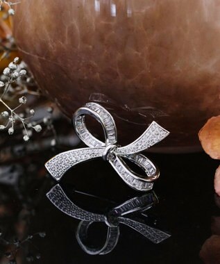 Tiaclasse   リボンモチーフブローチ シルバー