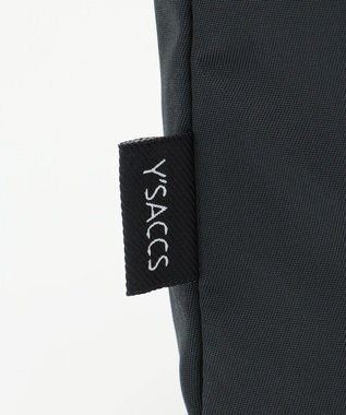 Y'SACCS テープデザイン　トラベルポシェット ダークグレー