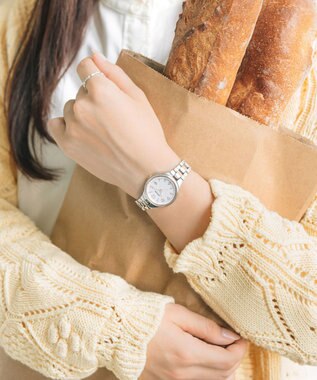 CITIZEN 【少し大きめ28mm】抜け感と透明感のあるソーラーテック電波時計 シルバー