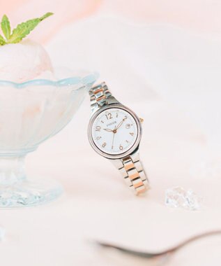 CITIZEN 【少し大きめ28mm】抜け感と透明感のあるソーラーテック電波時計 シルバー