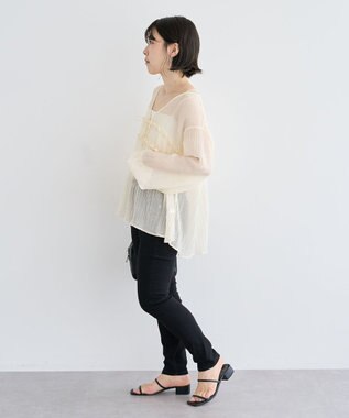 Green Parks Ｖネックフリルシアープリーツブラウス Off White