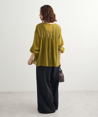Green Parks Ｖネックフリルシアープリーツブラウス Green
