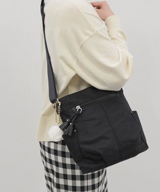 ACE BAGS & LUGGAGE kanana project collection タッセル-e ショルダーバッグ 縦 68871 ブラック
