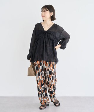 Green Parks Ｖネックフリルシアープリーツブラウス Black