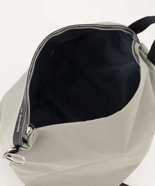 LA BAGAGERIE トライアングルリュックサック ライトグレー