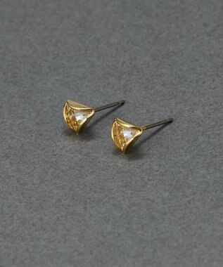 Phoebe 〈金属アレルギー対応〉モダントライアングルピアス　ゴールド/ニッケルフリー ゴールド