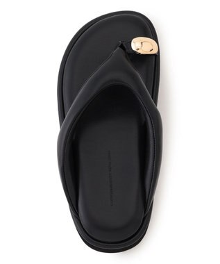 23区 レザータッチトング サンダル ブラック系