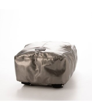 Y'SACCS コーティングナイロンリュック ガンメタリック