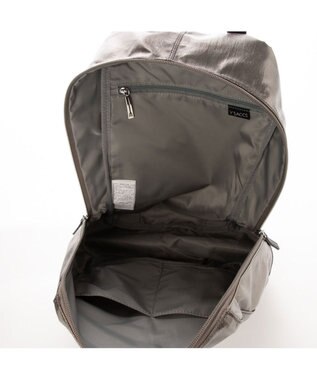 Y'SACCS コーティングナイロンリュック ガンメタリック
