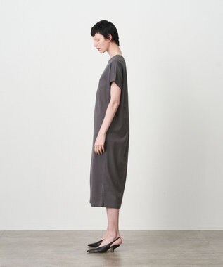 ATON SUVIN 60/2 | キャップスリーブドレス CHARCOAL GRAY