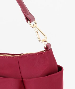 TOCCA 【大人百花掲載】PIECE OF CRESCENT NYLONBAG バッグ ボルドー系