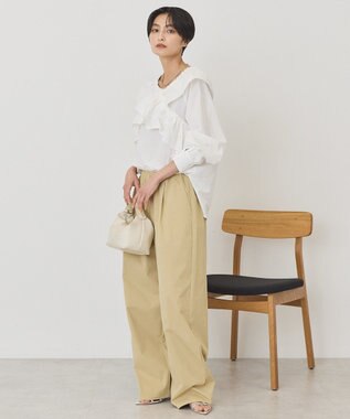 AMERICAN HOLIC フリルVネックブラウス Off White