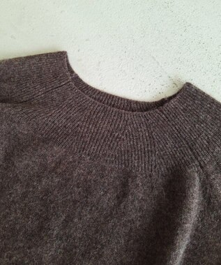 TOQUE 〈大草直子さんアドバイザー〉ベビーアルパカ×ウール縮絨ニットラグランスリーブ ブラウン