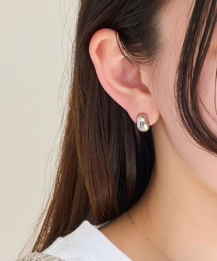 Phoebe 【ピアス見えシリーズ/金属アレルギー対応】オーバルフープスナップイヤリング　シルバー シルバー