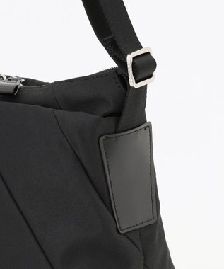 Y'SACCS ストリームラインショルダー ブラック