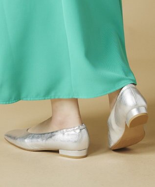 Dominic3 シープレザー バックゴムソフトパンプス シルバー