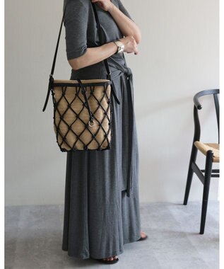 MORROW by thank 【軽量】レザーメッシュバック / NATALIE ブラック X N.ラフィア