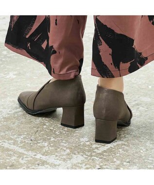 MODE ET JACOMO <D'ICI>チャンキーヒールブーティーパンプス オーク