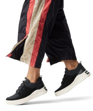 SOREL アウトアンドアバウト4 ロウスニーカー　ウォータープルーフ Black, Gum 2