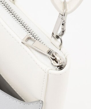 LA BAGAGERIE 【インスタグラマー Chiyoさん×LA BAGAGERIE】チェーンスマホショルダー ホワイト