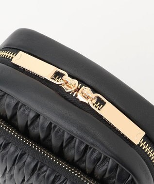 LA BAGAGERIE ランダムプリーツショルダーバッグ タテ ブラック