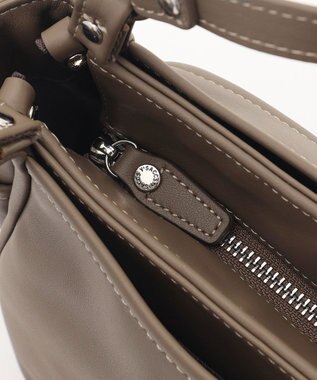 Y'SACCS カウレザー スクエア2wayミニトート グレージュ