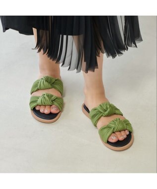 MODE ET JACOMO <carino>プリーツスポンジサンダル グリーン