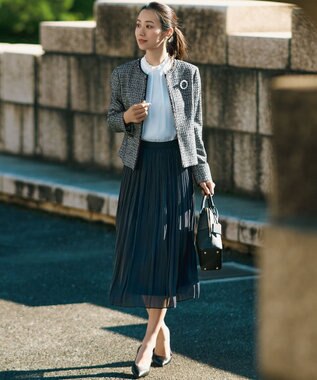 23区 S 【吸水速乾/UVケア/防シワ性】バックサテンアムンゼン スタンドフリル ブラウス ホワイト系