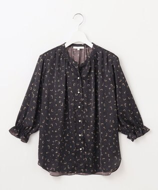 自由区 L 【カタログ掲載・WEB&一部店舗限定・セットアップ対応・洗える】セミブライトサテン ブラウス ネイビープリント