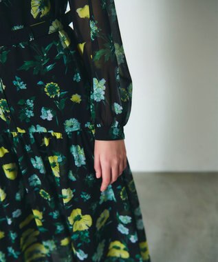 GRACE CONTINENTAL グラデフラワープリントワンピース ブラック