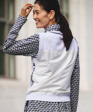 23区GOLF 【WOMEN】【ウォッシャブル】コットンブレンドサイドロゴベスト ホワイト系