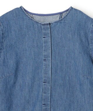 uncrave ライトデニム パフスリーブブラウス ブルー（クリスウェブ佳子さん着用）