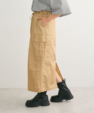 Green Parks シャイニーカーゴスカート Camel