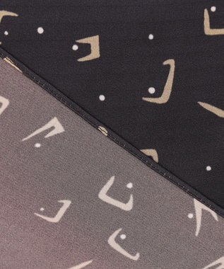 自由区 L 【カタログ掲載・WEB&一部店舗限定・セットアップ対応・洗える】セミブライトサテン ブラウス ネイビープリント