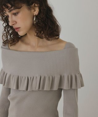 GRACE CONTINENTAL オフショルフリルニットトップ グレー