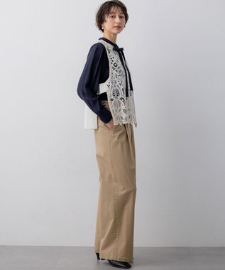 23区 【先行予約】エンブロイダリーレース ニットベスト アイボリー系