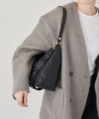 russet エンボスモノグラム2WAYショルダーバッグ(CE-1692) Black