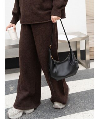 style code 【ペットボトル収納可能】[Lyrss/リルス] 牛革 ショルダーバッグ ブラック