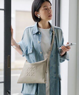 russet エンボスモノグラム ソフトレザーショルダーバッグ(CE-1547) GrayBeige