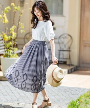 ANY SIS 【洗える】エンブロイダリーコンビ ワンピース オフ×シャンブレーブルーストライプ