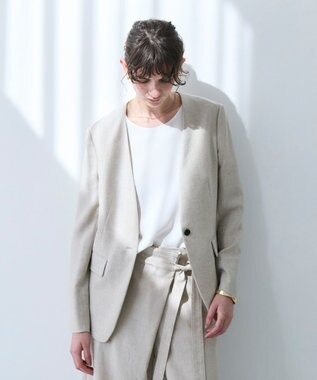 BEIGE， 【洗える】CAROLE / リネンライクノーカラーハーフ丈ジャケット Sand