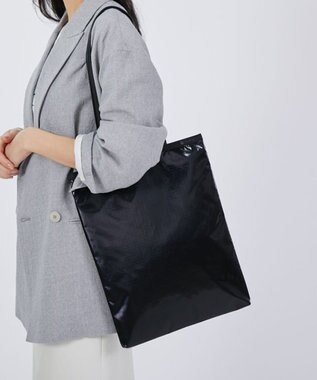 LeSportsac VERTICAL CITY TOTE/アップタウンブラックシャイン/ブラック アップタウンブラックシャイン/ブラック