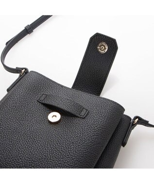 UNBILLION 【テレビ ドラマ着用アイテム】カシュカシュ cachecache / 3つ口縦型ショルダーバッグ ブラック