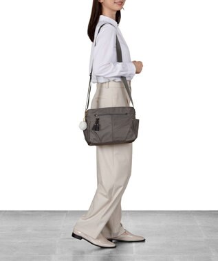 ACE BAGS & LUGGAGE kanana project collection タッセル-e ショルダーバッグ 横 68872 【NEW】グレー