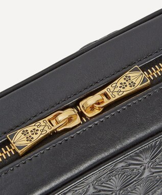 LIBERTY. マドックス クロスボディ バッグ エンボスレザー ブラック