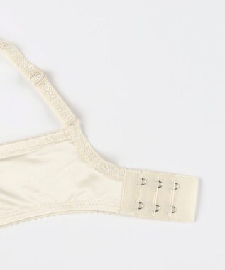 Wing ブラジャー Wing Lesiage 包みこむようなフィット感 安定感のあるつけごこち 肩にくいこみにくい ブラ PB3010 ウイング／ワコール クリーム