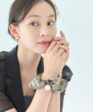 Phoebe ボリューミーシアーシュシュ　グレー/パール/大ぶり グレー