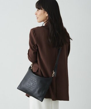 russet エンボスモノグラムショルダーバッグ(CE-1547) Black