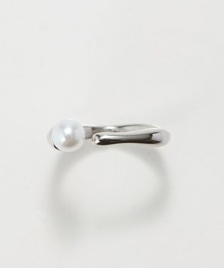 Phoebe 〈金属アレルギー対応〉ラスターフレームパールカフリング　シルバー/ステンレス/大ぶり/存在感◎/主役級/変形 シルバー